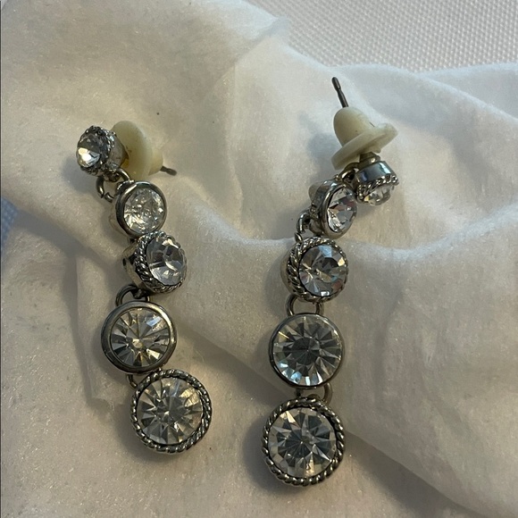Vera Wang Jewelry - Elegant Silver Drop Earrings